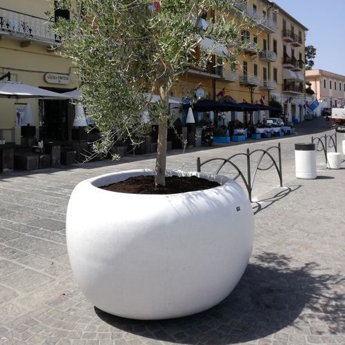 Fioriera in calcestruzzo fibrorinfrozato - NUVOLA - VASART URBAN DESIGN - in calcestruzzo ad alte prestazioni / circolare / contemporanea