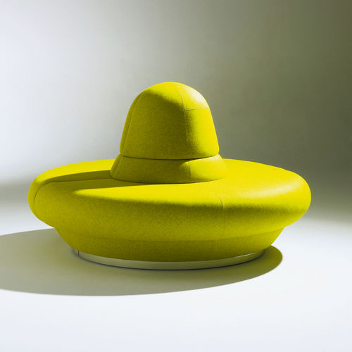 Divanetto imbottito contemporaneo - UFO - SOCA - in tessuto / per hotel / per ristorante