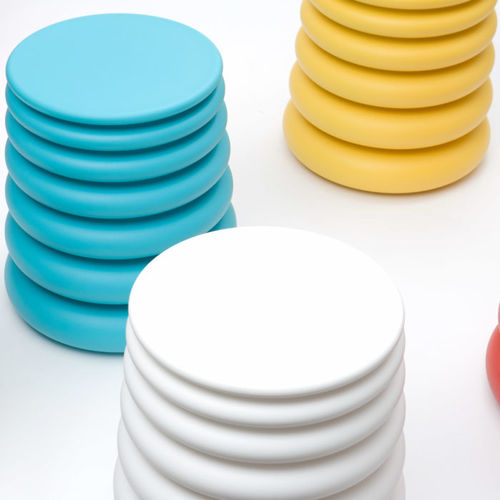 Pouf contemporaneo - DALEK - SOCA - in tessuto / in polietilene / tondo