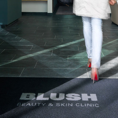 Tappeto d'ingresso per edifici pubblici - CORAL LOGO - Forbo Flooring Systems - in poliammide / antisporco / tufted