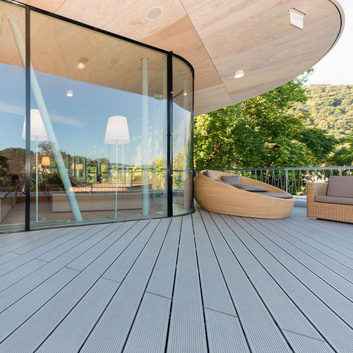 Listone per esterno in legno composito - ROBUST - NATURinFORM GmbH - aspetto legno / contract / PEFC