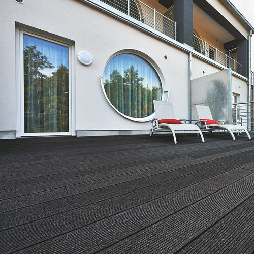 Listone per esterno in legno composito - COMPACT - NATURinFORM GmbH - aspetto legno / contract / PEFC