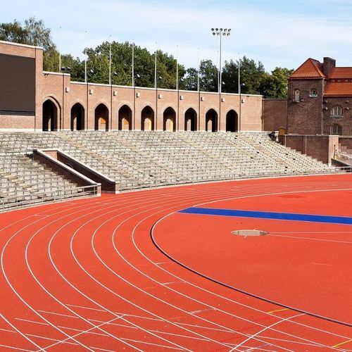 Impianto sportivo polivalente per enti locali - PUR - Polytan GmbH