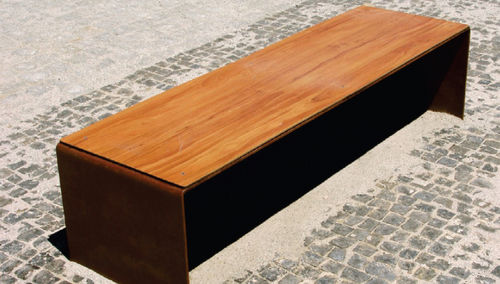 Panca per spazi pubblici contemporanea - VILAR DE MOUROS - EUROBOLLARD - in acciaio COR-TEN®