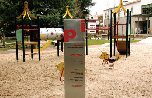 Totem pubblicitario - TOTEM PI - EUROBOLLARD