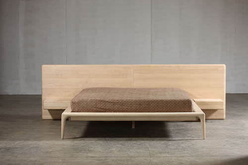 Letto matrimoniale - LATUS - Artisan Solid Wood Furniture - contemporaneo / con testiera / con comodini