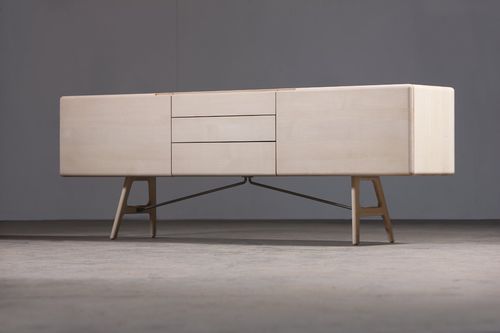 Credenza con piedi alti - TESA - Artisan Solid Wood Furniture - contemporanea / in rovere / in noce