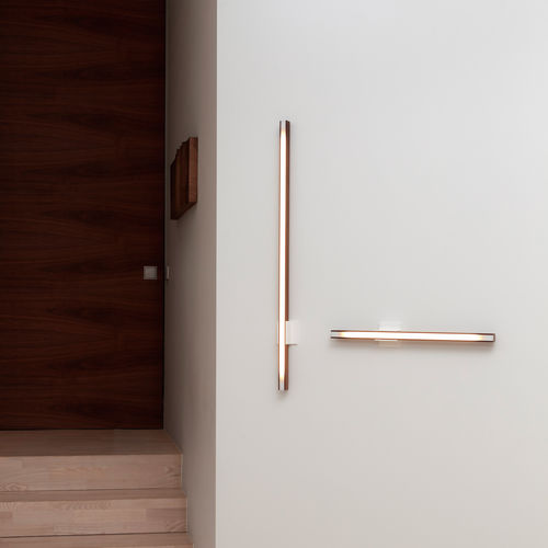 Applique contemporanea - LED28 - Tunto - da interno / in legno / lineare