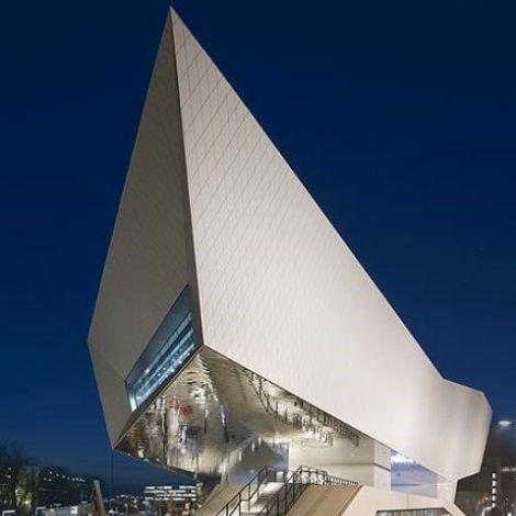 Rivestimento di facciata in pannelli - PORSCHE MUSEUM - Design Factory cmb - in acciaio inossidabile / liscio