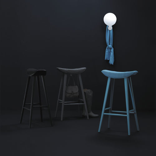 Sgabello da bar contemporaneo - KYA - FREIFRAU - in pelle / con supporto in legno / imbottito