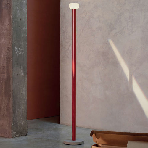 Lampada in alluminio laccato - BELLHOP - FLOS - da terra / in vetro soffiato / in cemento