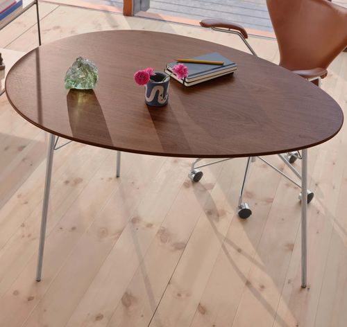 Tavolo da pranzo contemporaneo - EGG™ - Fritz Hansen - impiallacciato in legno / in noce / in legno laccato