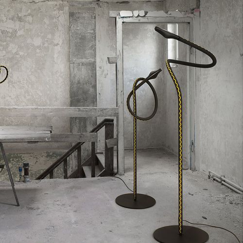 Lampada da terra - ALIZZ F. COOPER - INGO MAURER - in metallo / in plastica / in gomma
