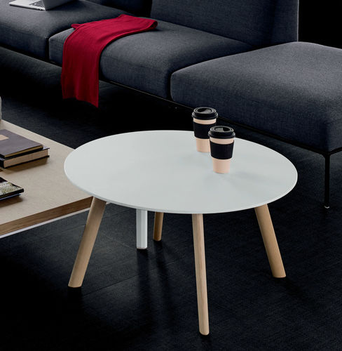 Tavolino basso contemporaneo - AUKI - Lapalma - in HPL / con supporto in legno / rotondo