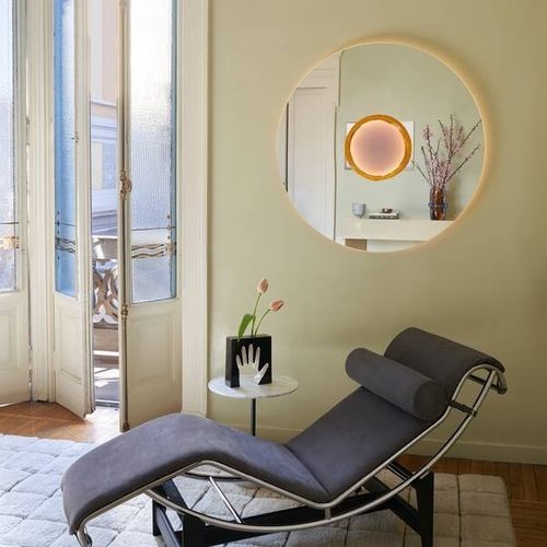 Specchio a muro - NO VANITAS - Cassina - contemporaneo / rotondo / in legno laccato