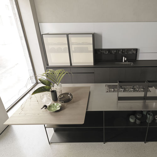 Tavolo contemporaneo - MOOVE - Euromobil spa - in legno / con supporto in metallo / quadrato