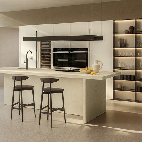 Cucina contemporanea - MARGO - Euromobil spa - in legno laccato / in gres / con isola