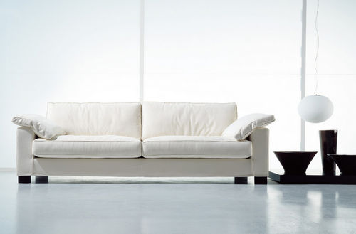 Divano contemporaneo - OBERON - Carmenes S.L. - in pelle / bianco / di Lievore Altherr Molina