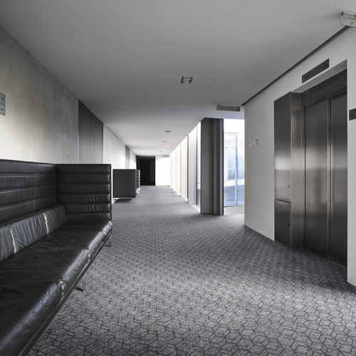Moquette tufted - ECHO - Balsan - in nylon / contract / con motivi geometrici