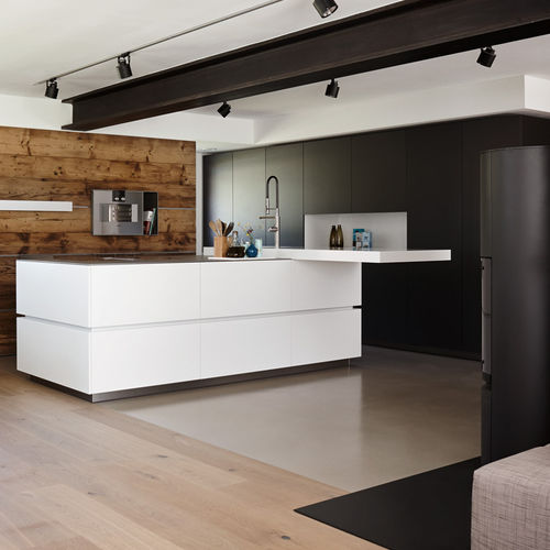 Cucina contemporanea - Villa Innsbruck - eggersmann küchen GmbH & Co. KG - in legno / in acciaio inossidabile / in laminato