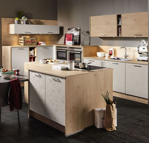 Cucina contemporanea - CUBE - Express Küchen GmbH & Co. KG - impiallacciata in legno / in legno laccato / con isola