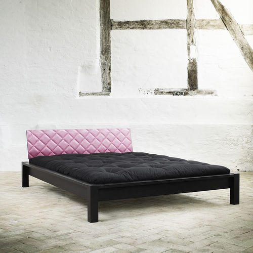 Letto matrimoniale - TAMI - Karup Partners A/S - contemporaneo / con testiera / in legno