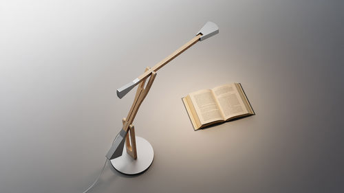 Lampada da tavolo - INTERNODE - Artemide - in alluminio / in bambù / classica