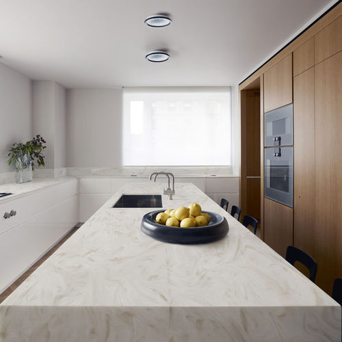 Piano di lavoro in Corian® - Sand Storm - CORIAN - bianco / marrone / con bordi quadrati