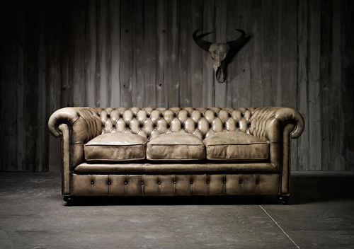 Divano chesterfield - WILLIAM BLAKE - Fleming & Howland - in pelle / marrone / 3 posti