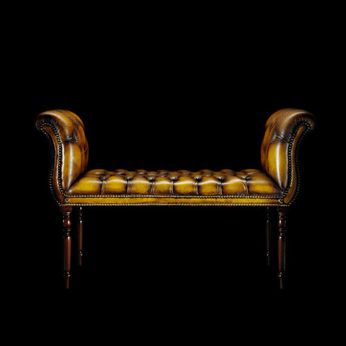 Divanetto imbottito in stile - WINDOW - Fleming & Howland - in pelle / con supporto in legno / dorato