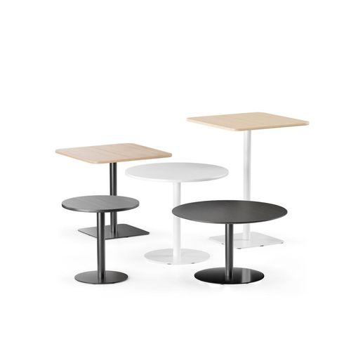 Tavolino basso design scandinavo - Spot - Martela - in metallo verniciato / in frassino / in legno tinto