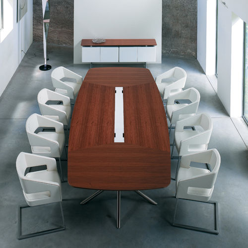 Tavolo da riunione contemporaneo - AUDIENCE - Haworth Europe - impiallacciato in legno / con supporto in metallo / rettangolare