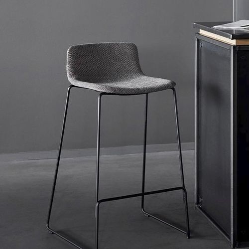 Sgabello da bar contemporaneo - PATO - Fredericia Furniture - in pelle / in tessuto / in polipropilene