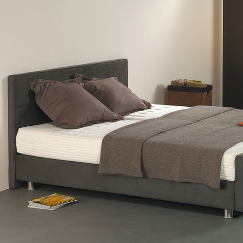 Testiera per letto matrimoniale - SERENITA - Kreamat NV - contemporanea / in tessuto / imbottita