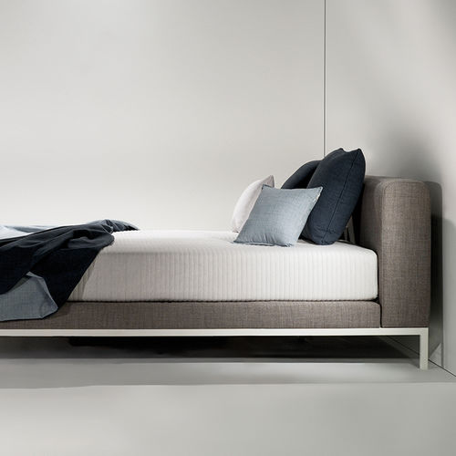 Testiera per letto matrimoniale - ARGOS - Kreamat NV - contemporanea / in tessuto / in pelle