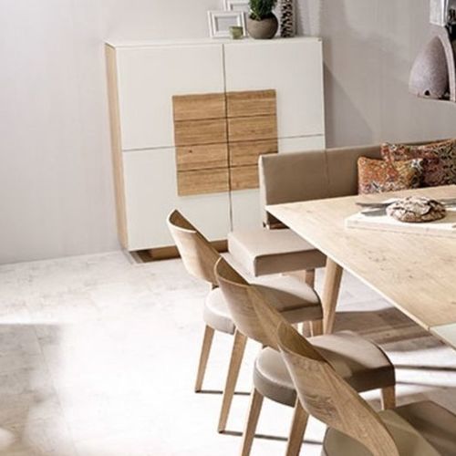 Credenza con ante battenti - V-Montana  - Voglauer Möbelwerk Gschwandtner & Zwilling GmbH & Co. KG - alta / contemporanea / in rovere
