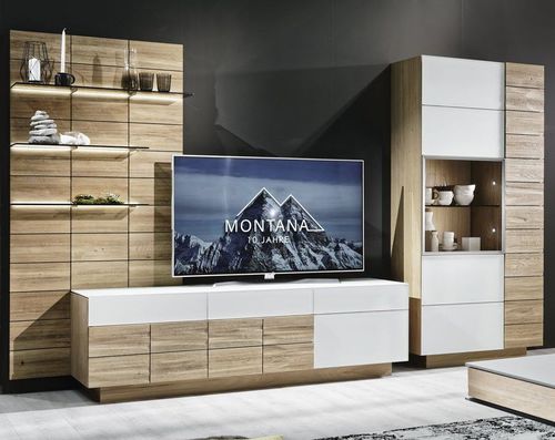 Parete attrezzata TV contemporaneo - V-Montana  - Voglauer Möbelwerk Gschwandtner & Zwilling GmbH & Co. KG - in rovere / in noce / in vetro