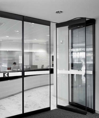 Parete scorrevole - Sliding Wall Systems (STW) - Gilgen Door Systems AG  - a vetrina / professionale