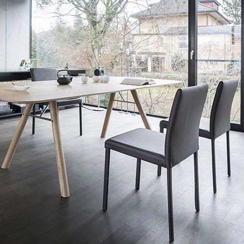 Sedia da pranzo classica - KUBA - girsberger - da interno / in pelle / per uso residenziale