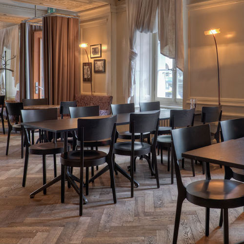 Sedia da ristorante contemporanea - PUNTO - girsberger - da interno / in legno / contract