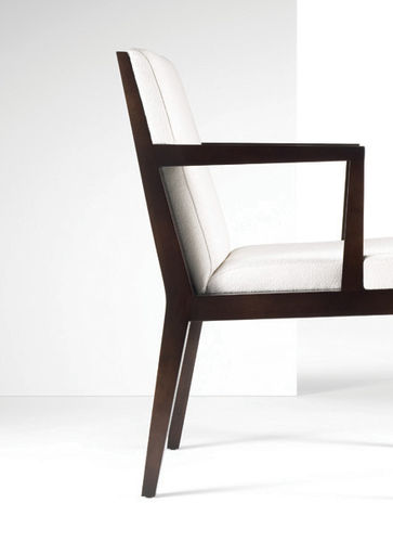 Sedia visitatore contemporanea - AMALFI - Gunlocke - in tessuto / con supporto in legno / imbottita