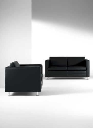 Divano contemporaneo - NEW YORKER - Gunlocke - in pelle / nero / per uso contract
