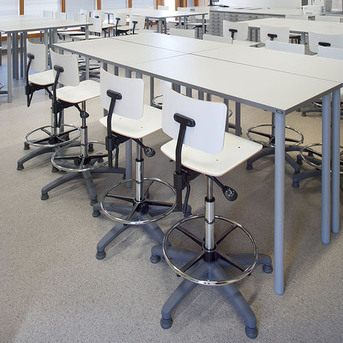 Sedia da ufficio contemporanea - TUTOR - ISKU - in tessuto / in compensato stampato / in rovere