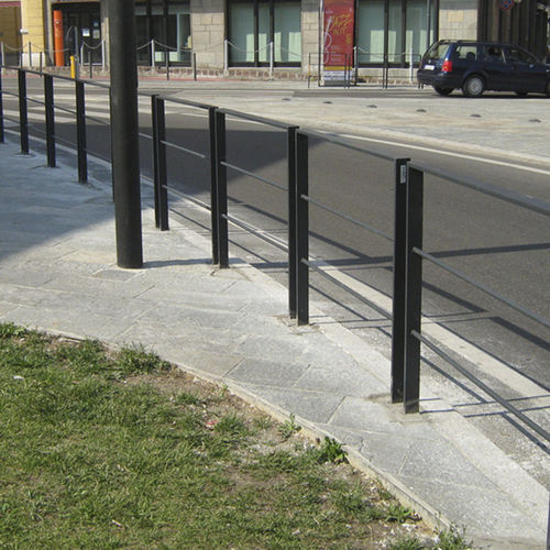 Barriera di protezione - LINEA  - GUYON - fissa / in metallo / per spazio pubblico