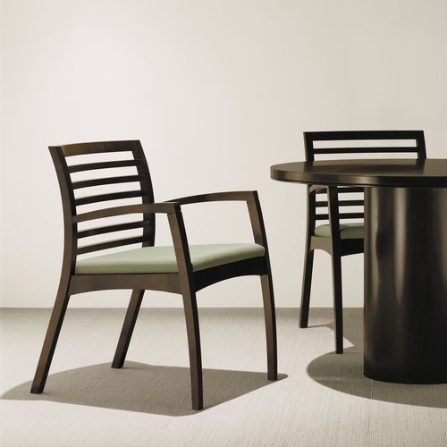 Sedia visitatore contemporanea - BEO® - KIMBALL Office - da interno / in tessuto / in faggio