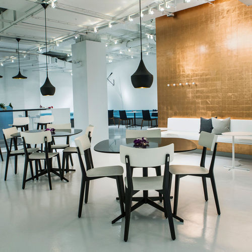 Sedia da ristorante contemporanea - SYLER - DAVIS - da interno / in plastica / con supporto in legno massiccio