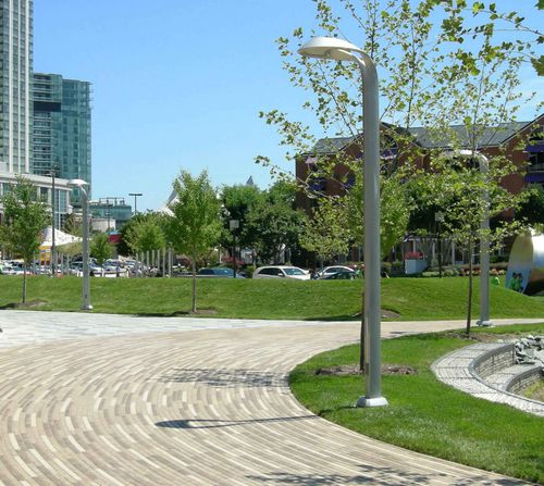 Lampione urbano - METRO40 : HI-GLO - landscapeforms - contemporaneo / in metallo / LED