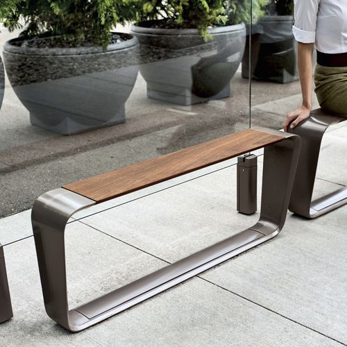 Panca per spazi pubblici contemporanea - METRO40 : CONNECT RAILS - landscapeforms - in legno / in metallo / seduto-in piedi