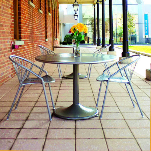 Tavolo da bistrot contemporaneo - landscapeforms - in metallo / in acrilico / in resina
