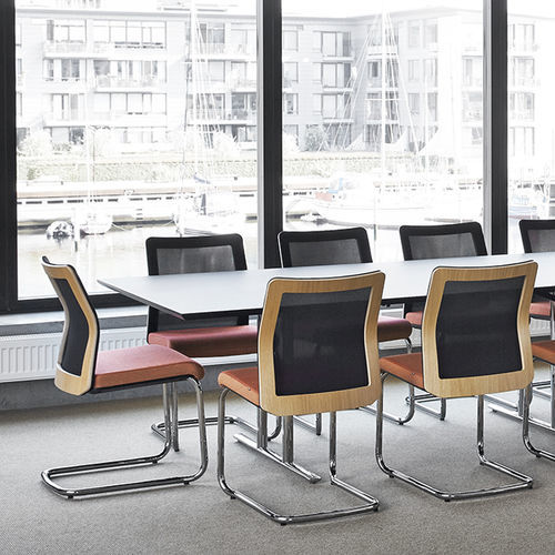 Sedia visitatore contemporanea - KELCCBCBSAFAK01S - HOWE - da interno / in rete / con supporto in metallo cromato